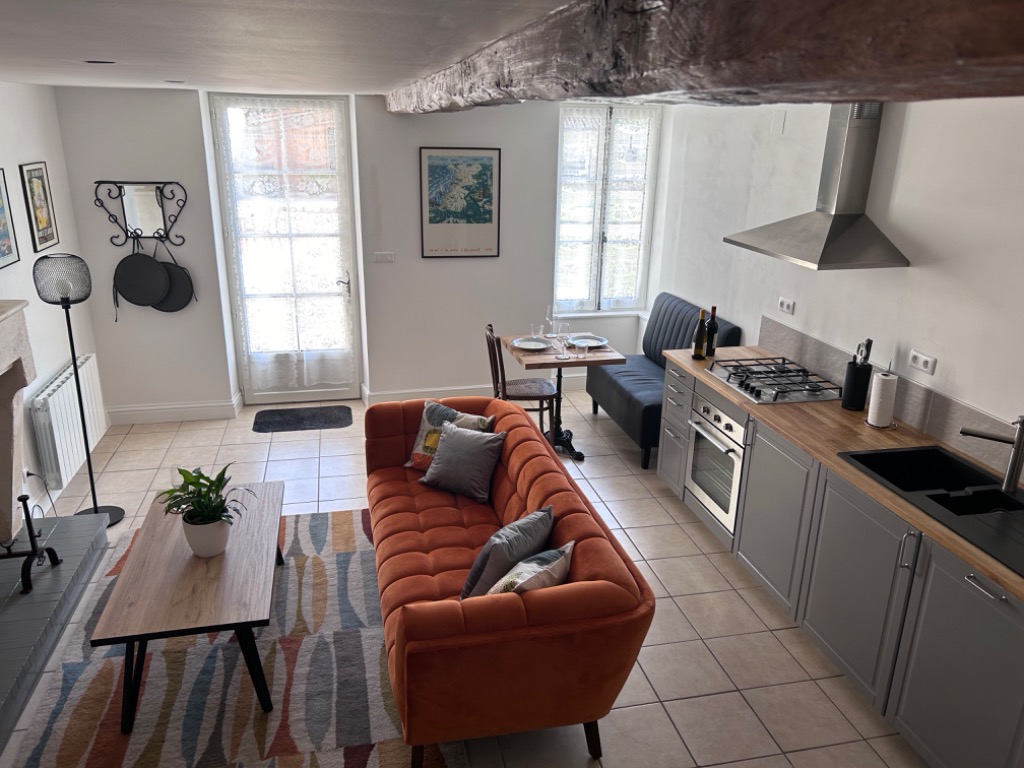 Le Verger - 4*Hirondelle.  Pretty gîte with pool in Charente Maritime — 1-dormitorios Gîte en Charente-Maritime