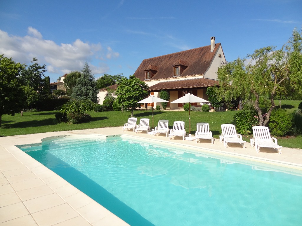 Le Colombier, heated pool near Sarlat, Dordogne — 4-bed House in Aquitaine