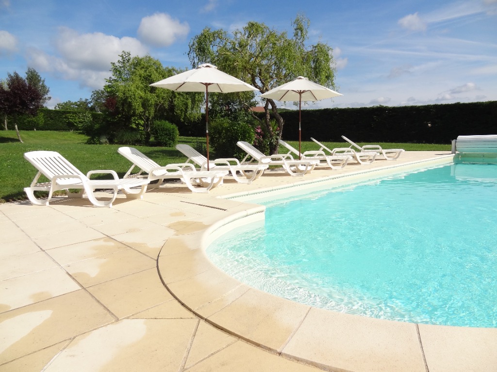 Le Colombier, heated pool near Sarlat, Dordogne