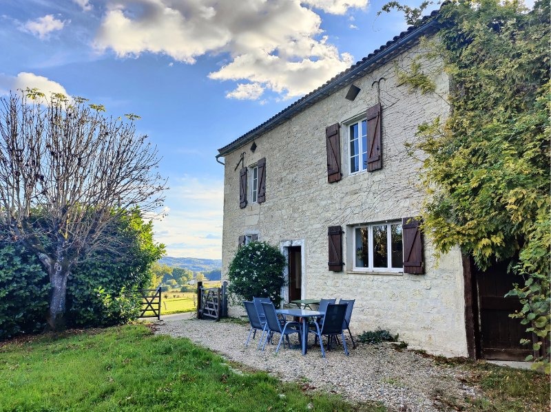 La Lolmie with private pool and enclosed garden — 4-slaapkamer Huis in Lot