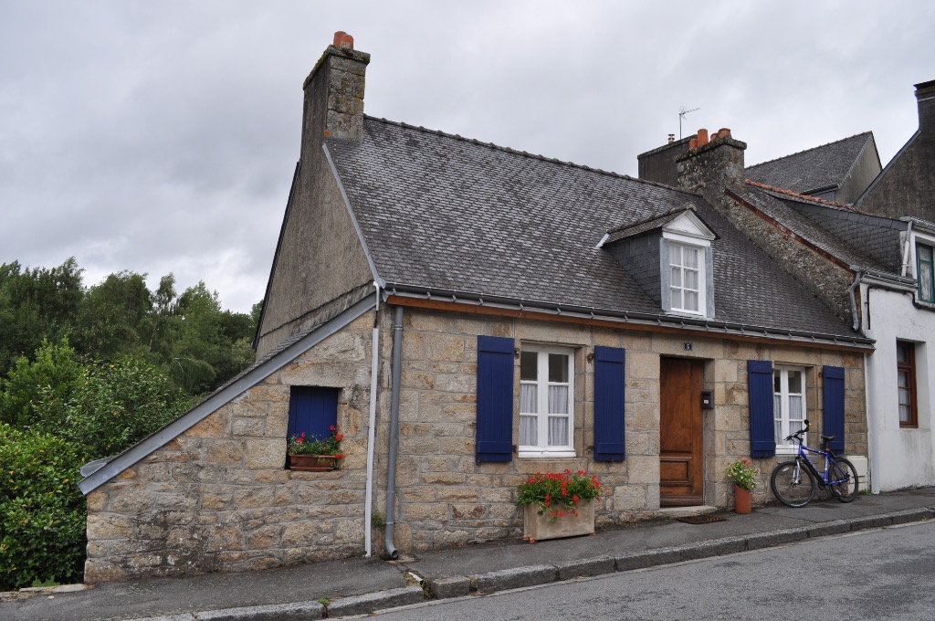 Romantic stone and beam cottage escape in the heart of Celtic Brittany — 2-slaapkamer Gîte in Morbihan