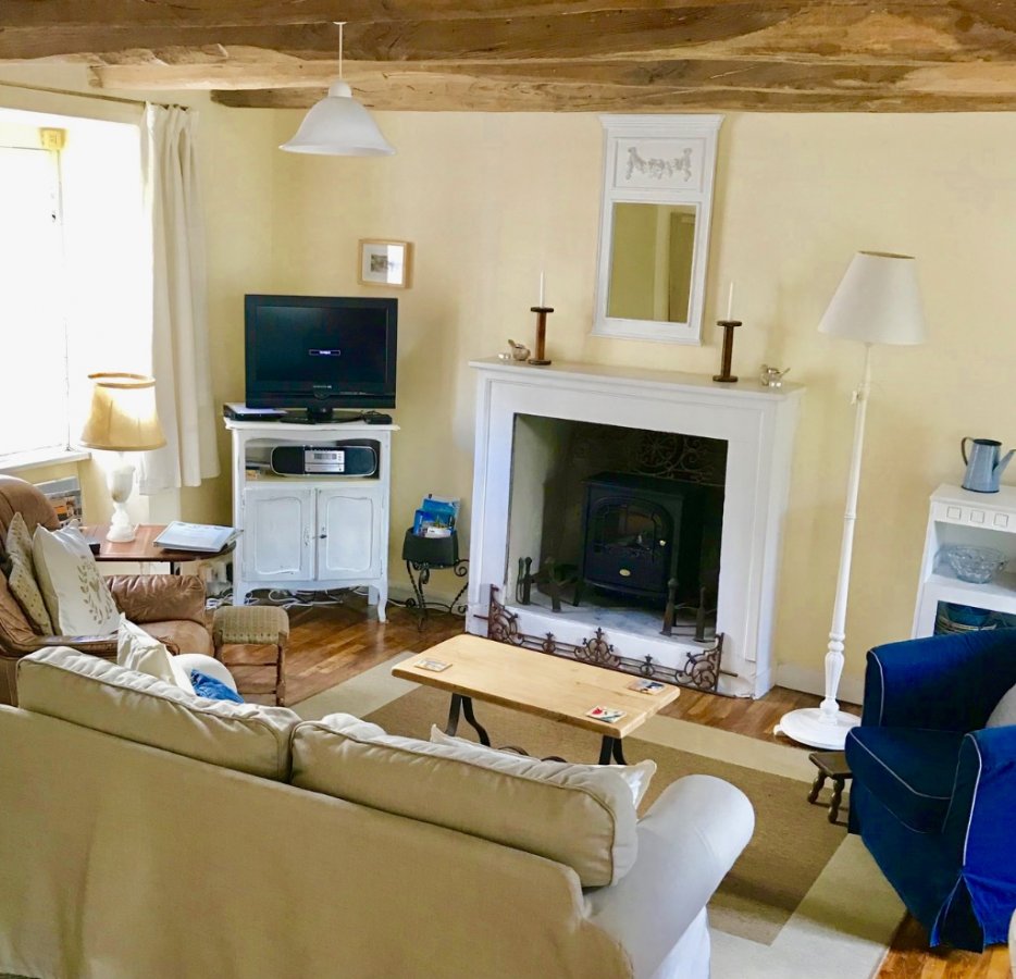 Romantic stone and beam cottage escape in the heart of Celtic Brittany