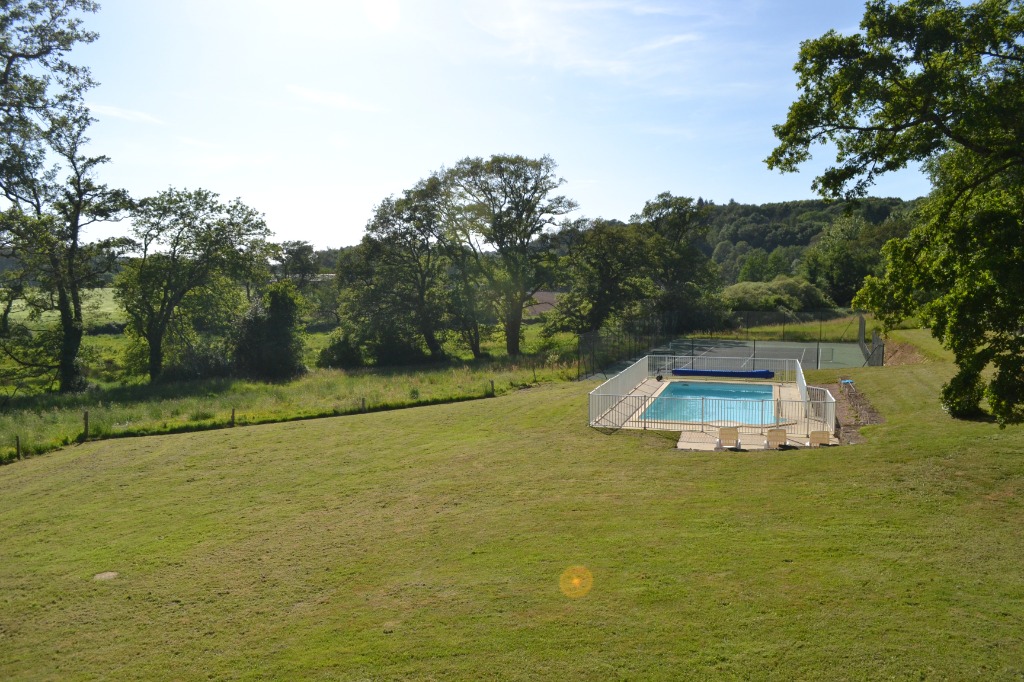 Traditional Gite with private pool and tennis court