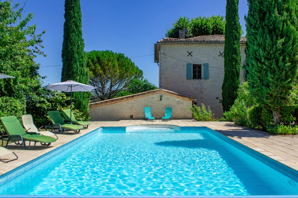 Secluded multi-Unit country house with heated pool — 5-slaapkamer Huis in Lot