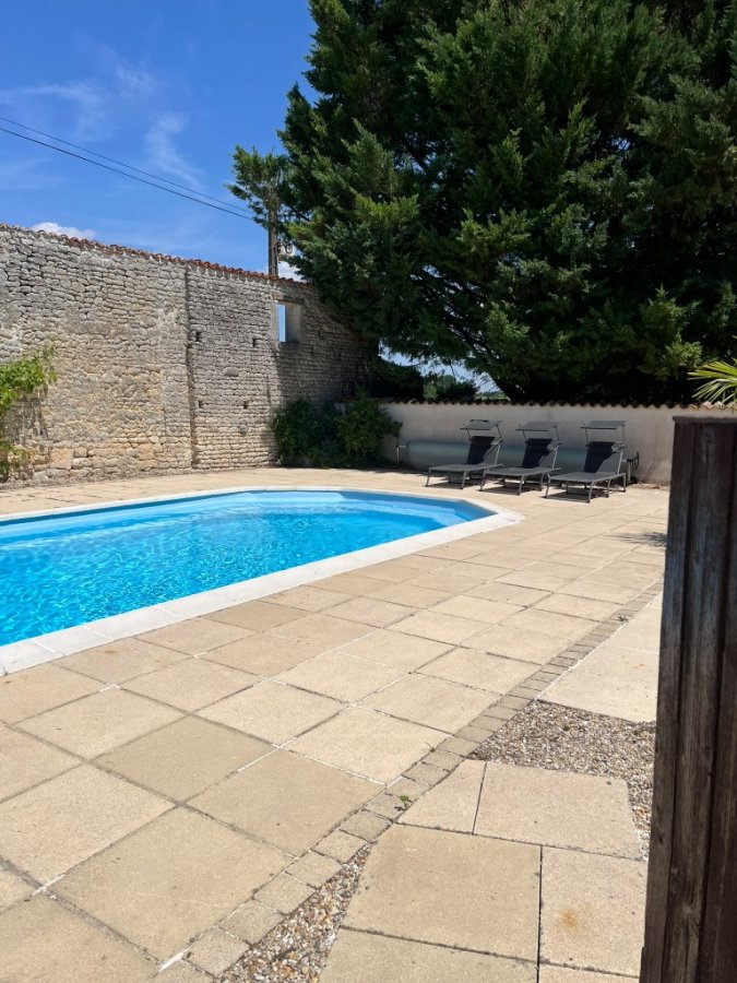 Pretty Gite with heated swimming pool Charente Maritime Region