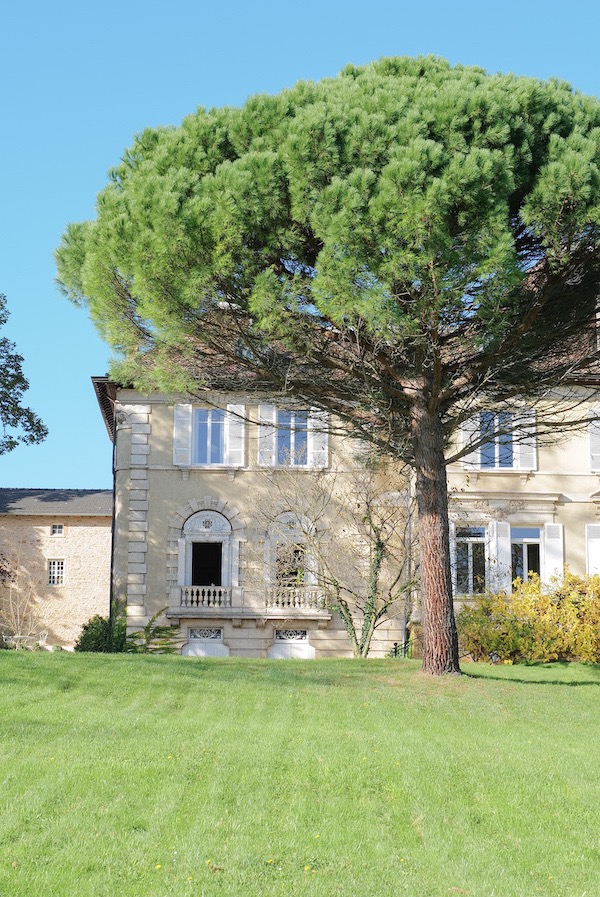 Chateau in Beaujolais with pool