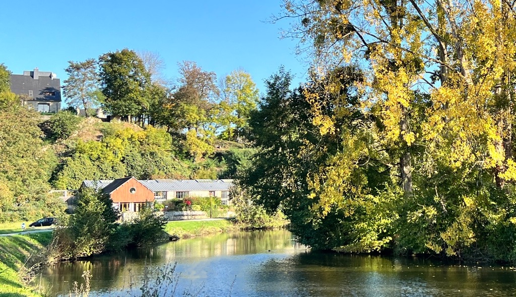 3★ Family & Pet-Friendly Riverside Holiday Cottage in Léhon, near Dinan | Quai du Val