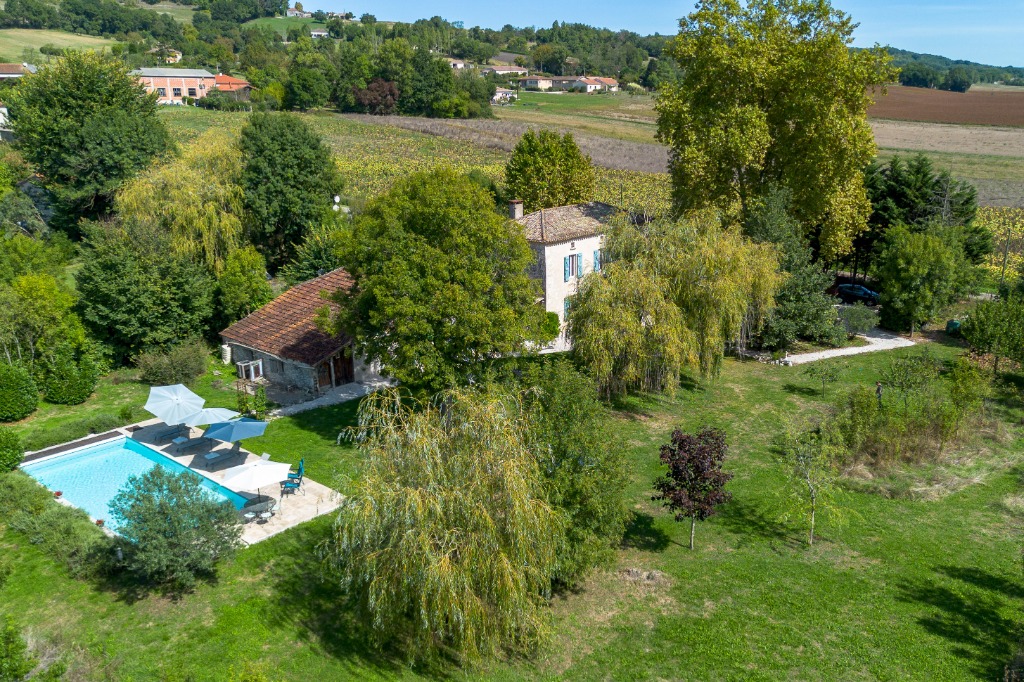 Secluded villa with pool in Lauzerte - flexible changeover days — 3-slaapkamer Villa in Tarn-et-Garonne