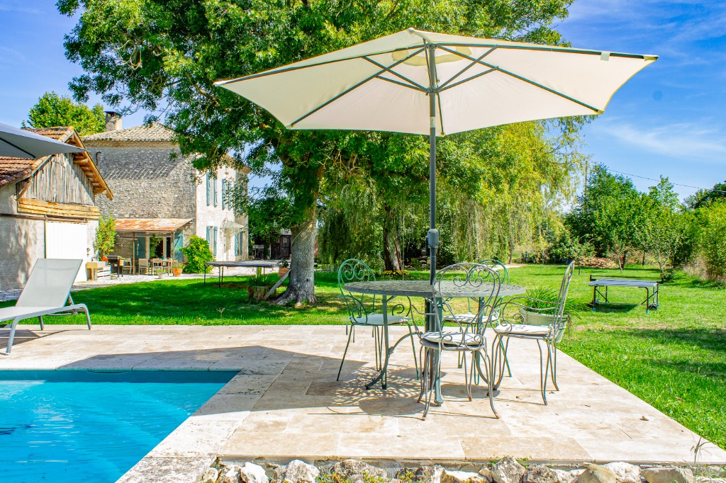 Secluded villa with pool in Lauzerte - flexible changeover days