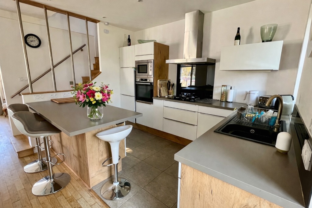 3★ Riverside Gîte near Dinan | Sleeps 6 • Pet-Friendly • River Views | La Maison Rose