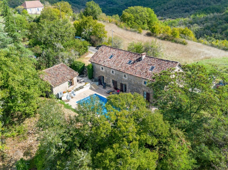 Stylish Character Barn in a Natural Park, near Cahors — 3-dormitorios Casa rural en Lot