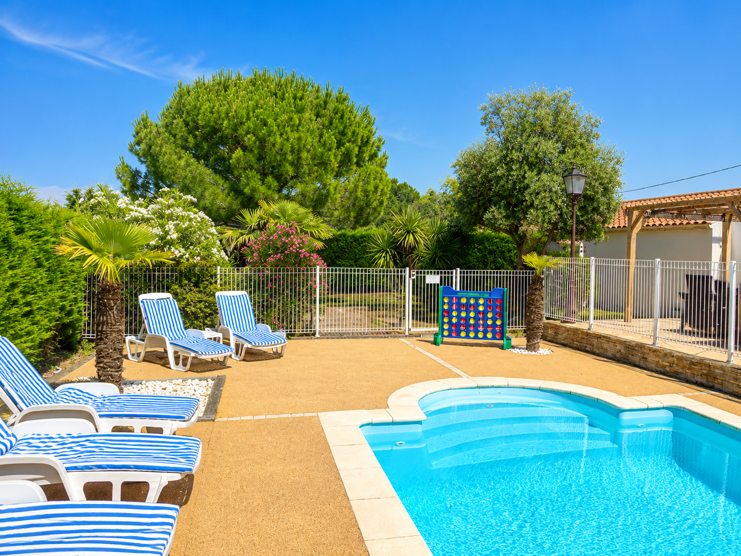 5BR Family Villa · Heated & Fenced Pool — 5-dormitorios Villa en Vendée