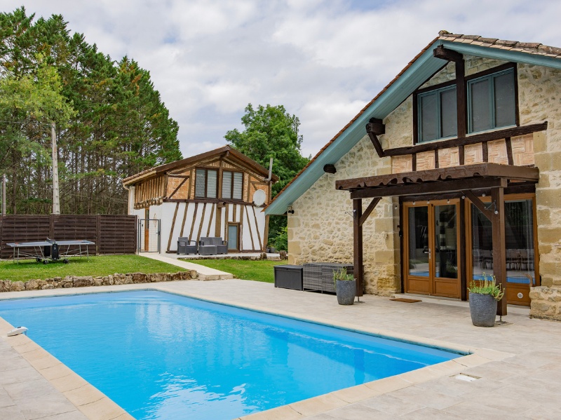 Private House with Pool and enclosed garden surrounded by farmland — 7-bed House in Lot-et-Garonne