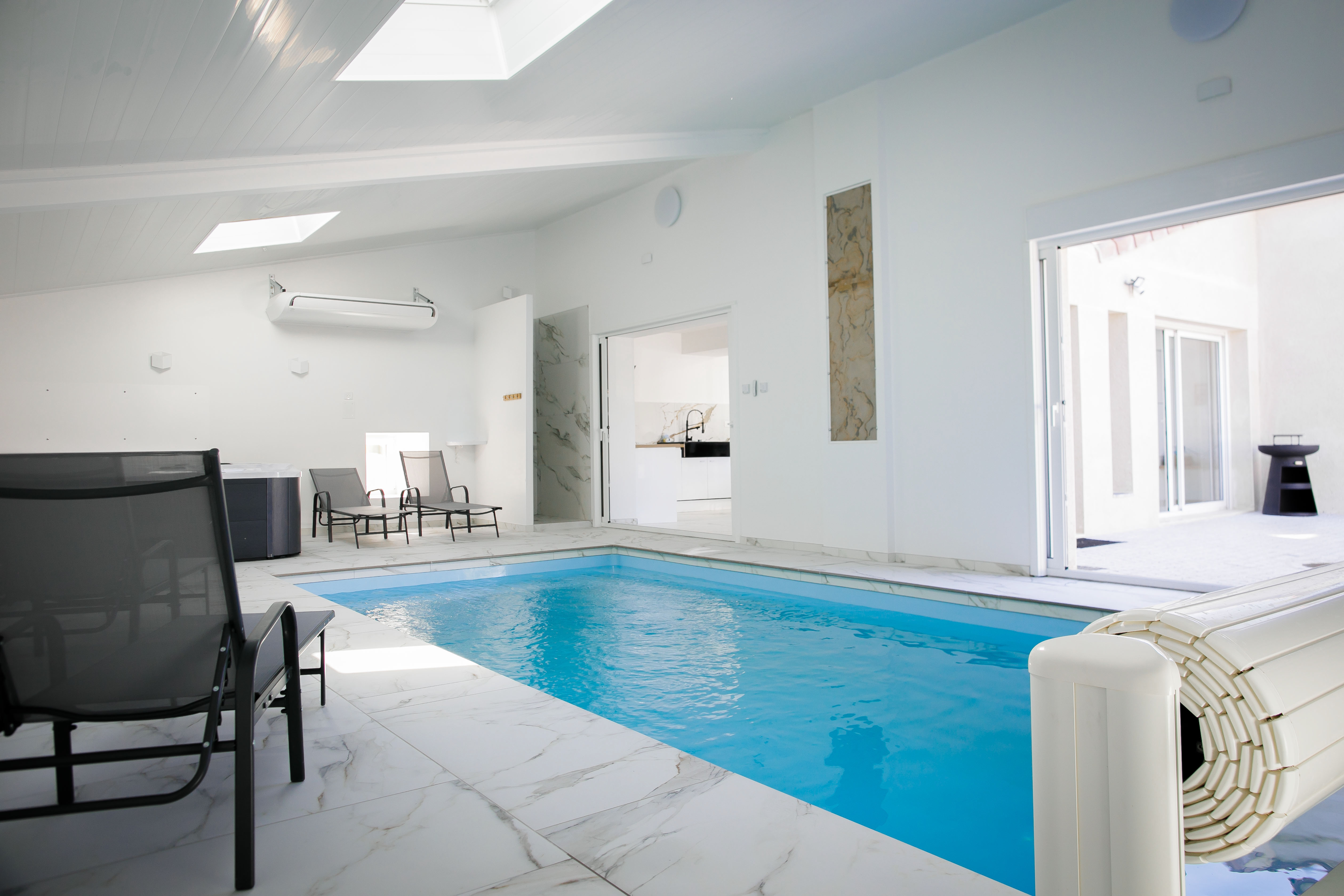 L'EVEA VILLA 5* PISCINE INTERIEURE & SPA — 3-sypialnie Villa w Tarn-et-Garonne