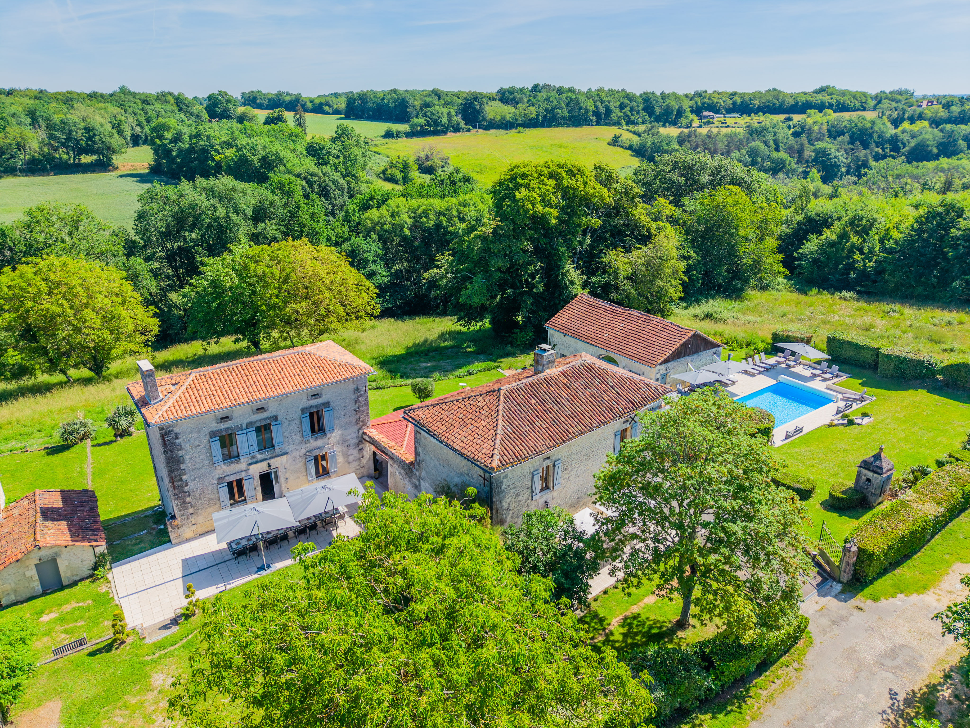 Side view of the whole Estate (1)