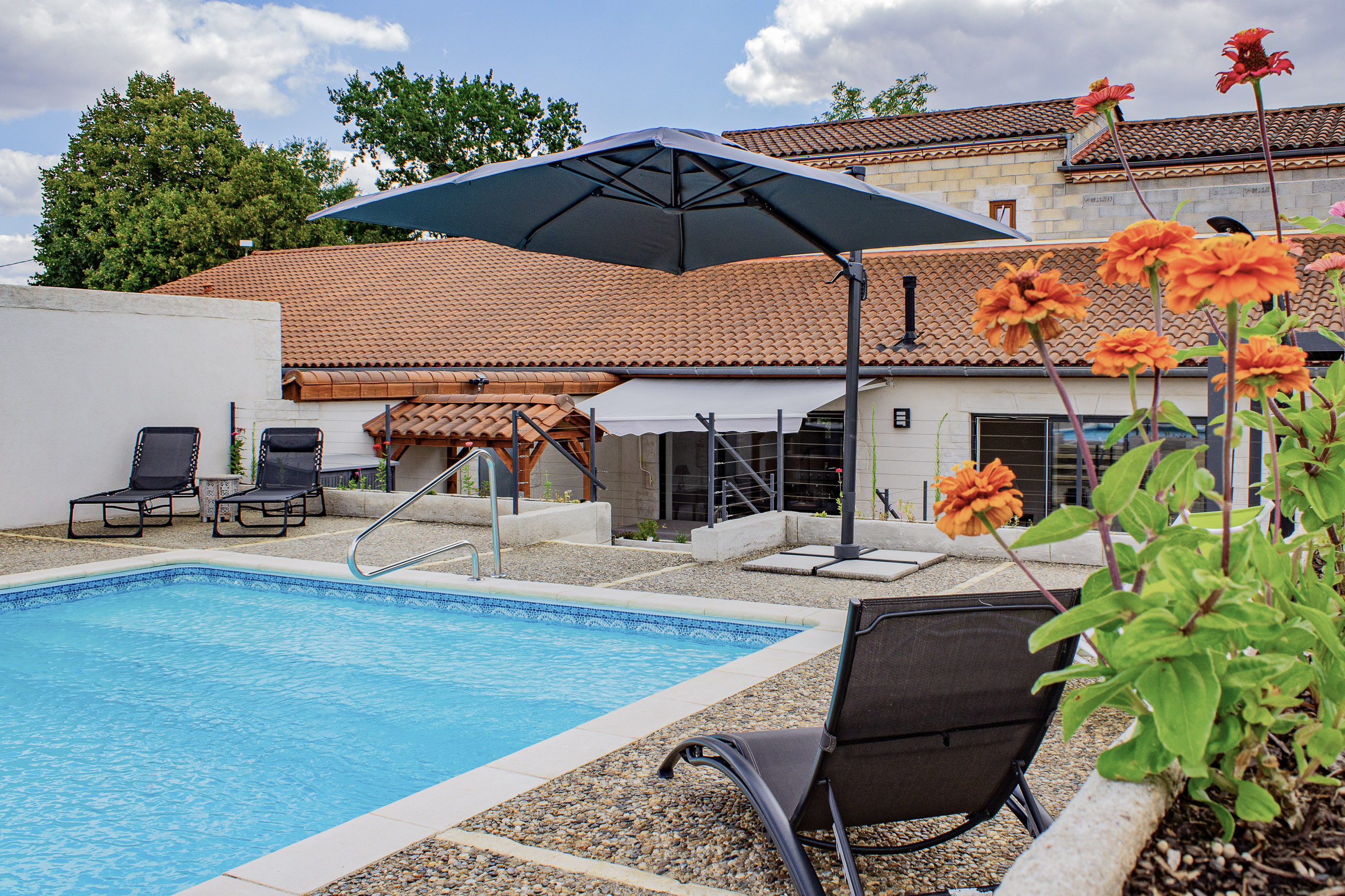 Le Chai Villa - Holiday Home Dordogne - Sleeps 12 - Heated Pool