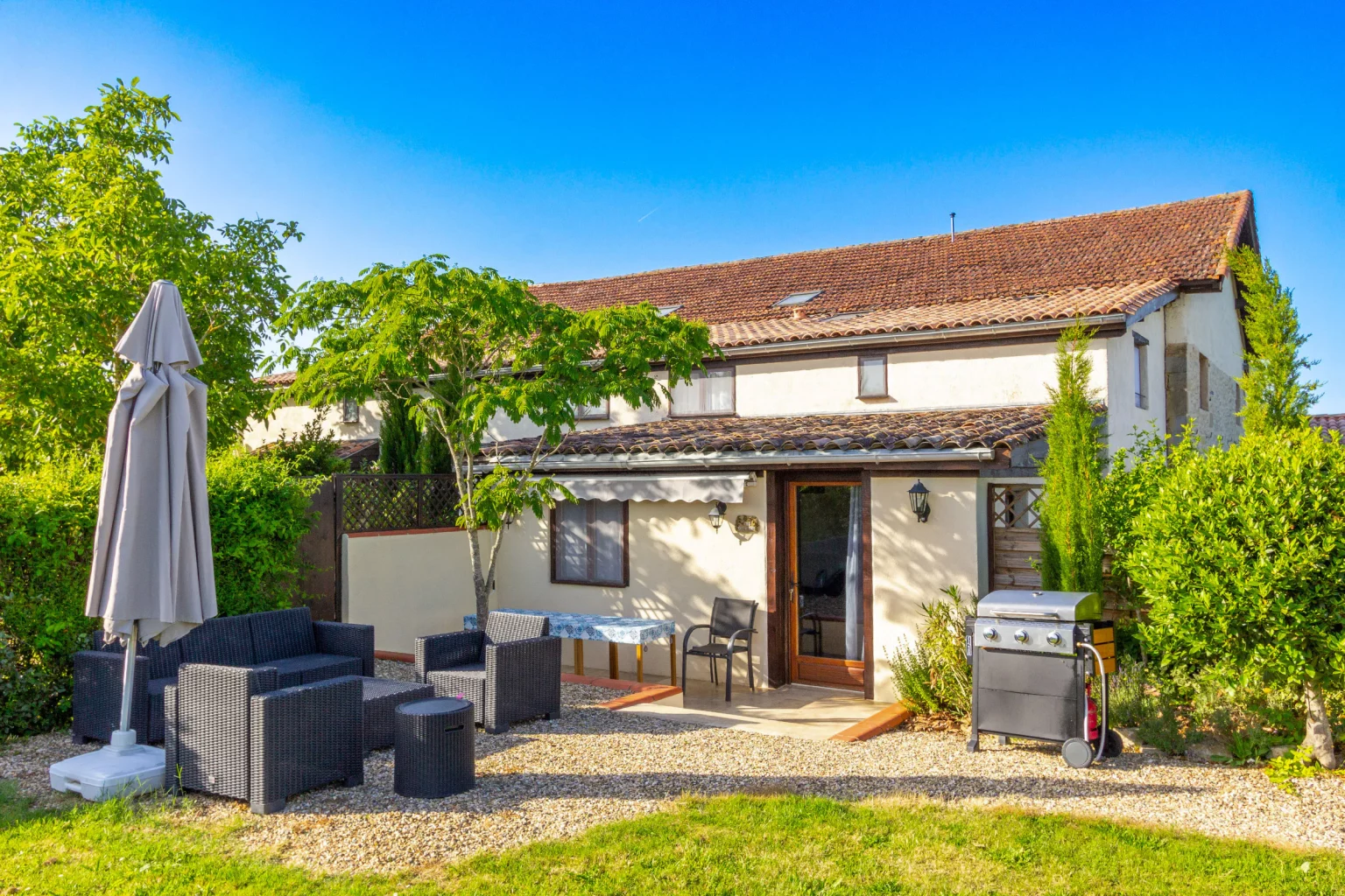 Les Oliviers – Private Pool and Ground-Floor Bedroom & Bathroom near Duras