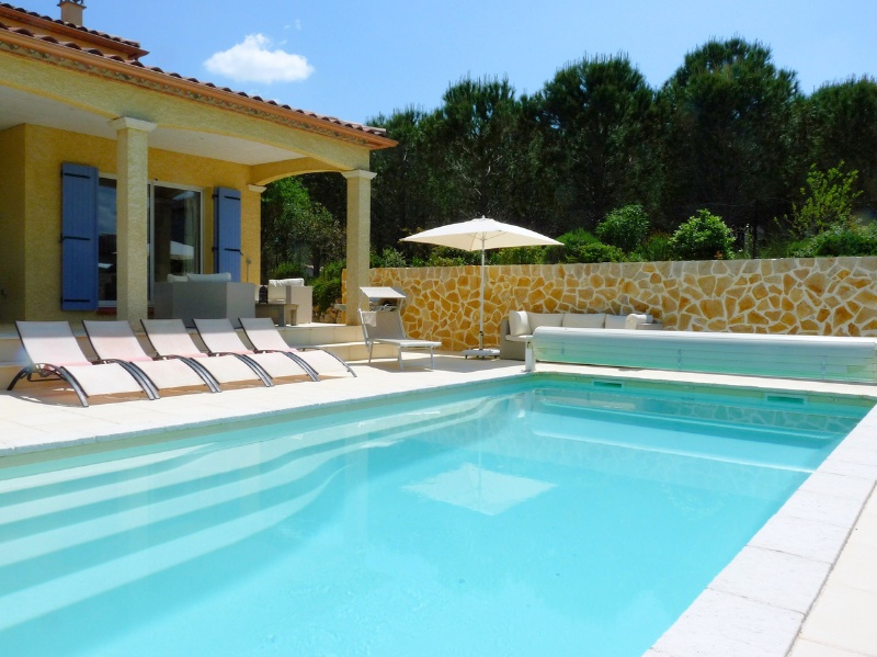 Halcyon-Leisure-France-Villa-Les-Deux-Cypres-97CAB-14