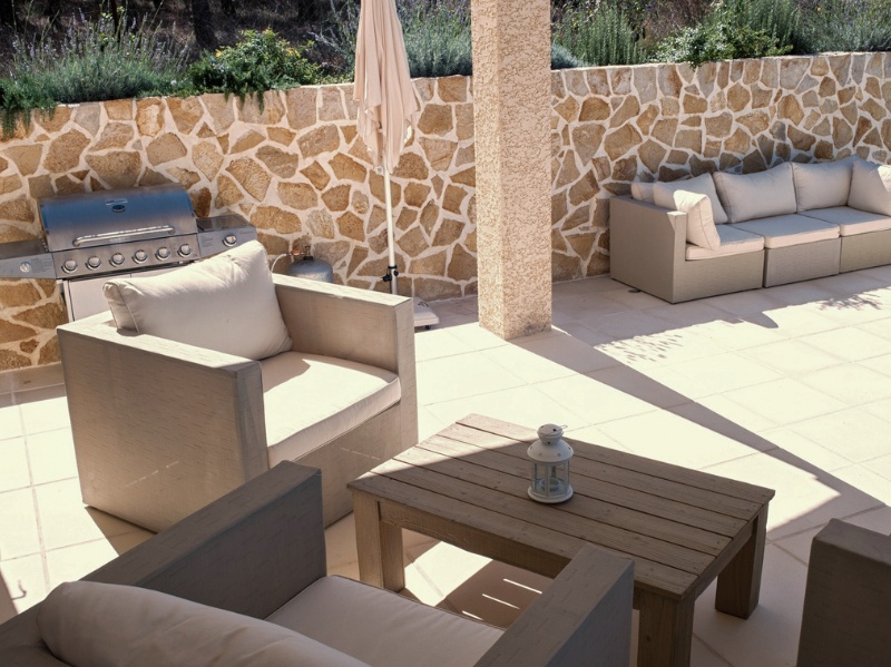 Halcyon-Leisure-France-Villa-Les-Deux-Cypres-97CAB-15