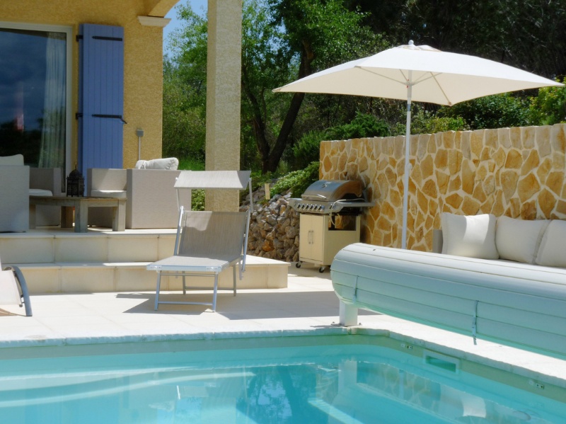 Halcyon-Leisure-France-Villa-Les-Deux-Cypres-97CAB-25