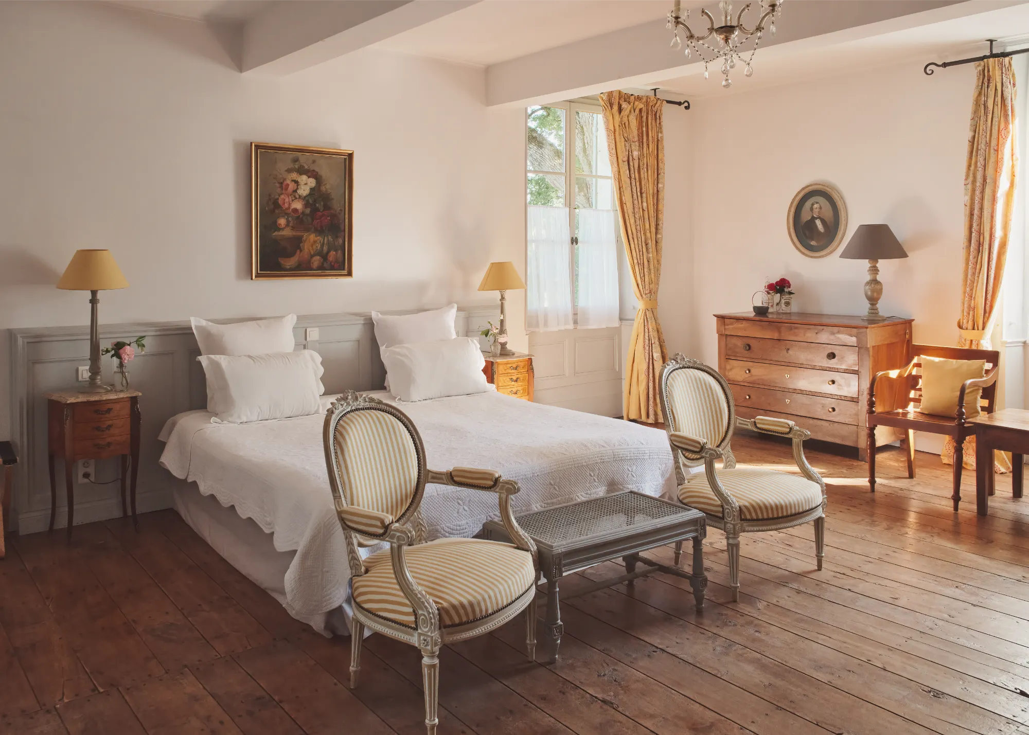 Spacious château bedroom