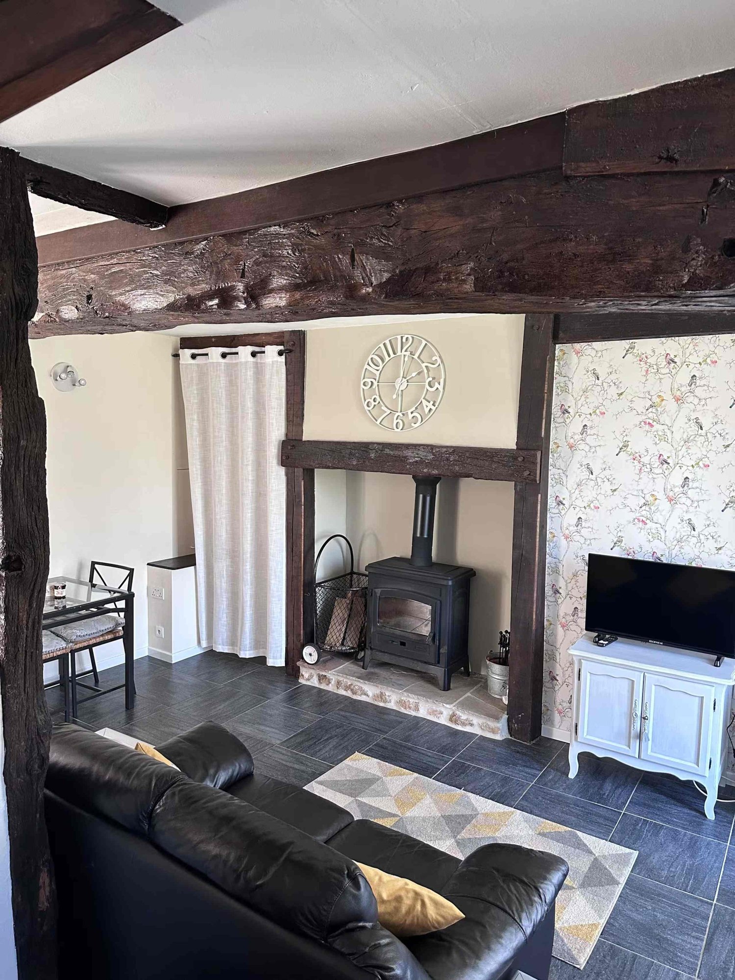 Helen’s Stable Lounge